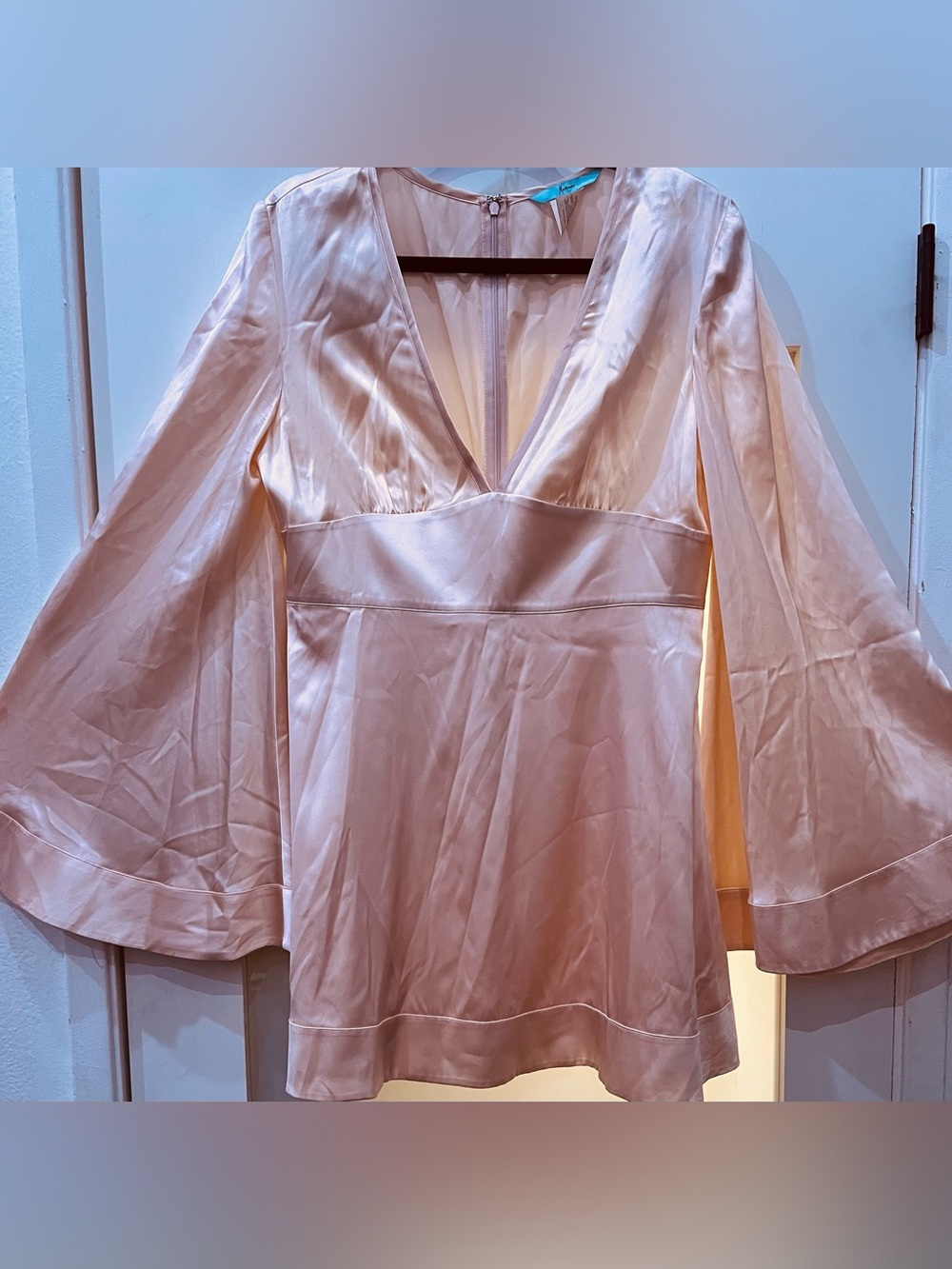 Marciano Satin V-Neck Long Sleeve Tunic — Blush Size L